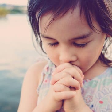 little girl pray