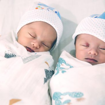 twins newborns