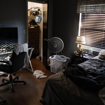 messy teenager room