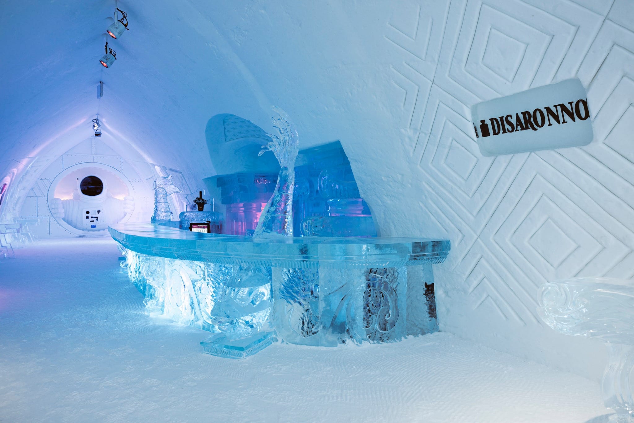 hotel de glace bar