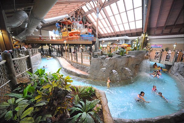 parc aquatique intérieur Six Flags Great Escape Lodge & Indoor Waterpark